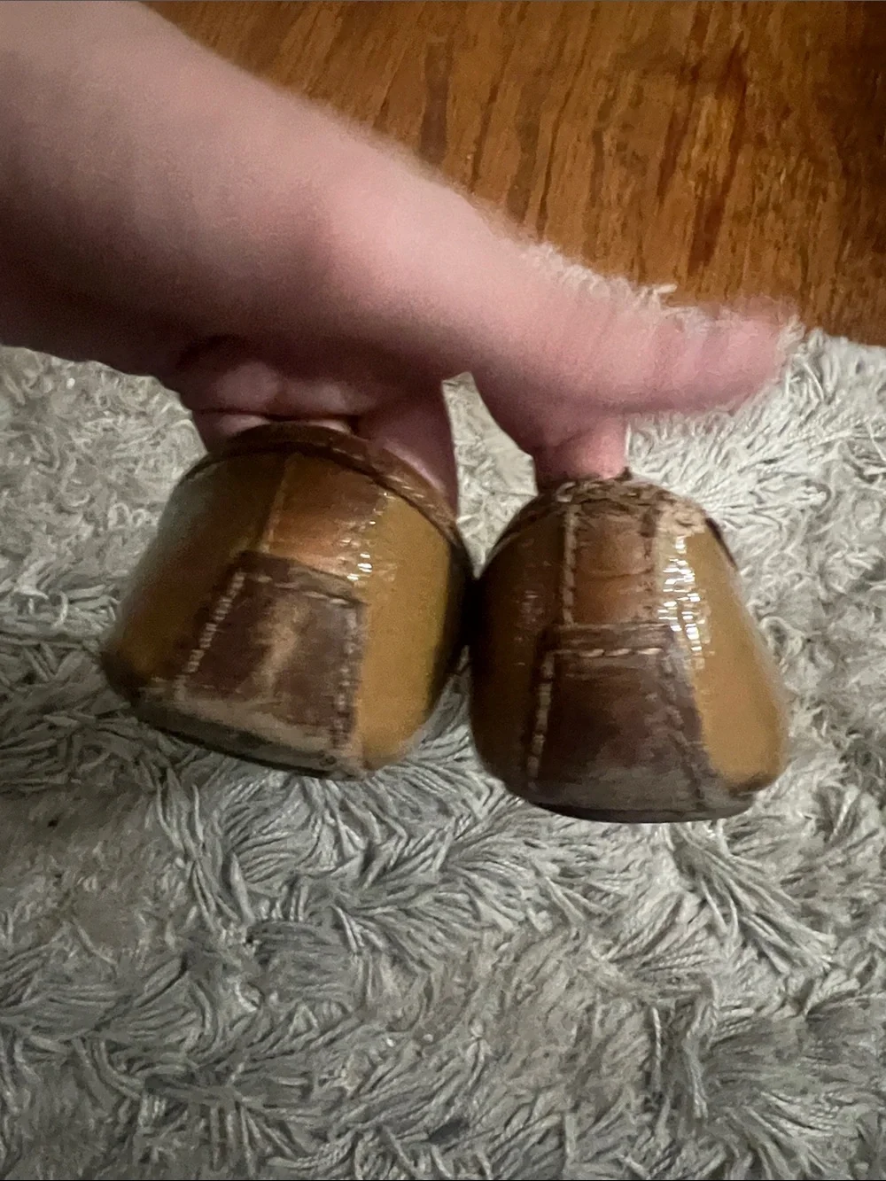 Tory Burch Women’s Brown Leather Ballet Flats with Gold Emblem - FLAWED